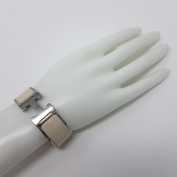 Cute Hermès Ivory Palladium plated Clic Clac H bracelet - Picture 2 of 10